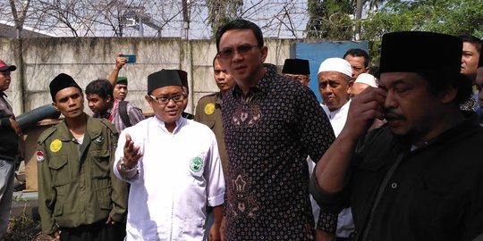 Ziarah ke Makam Mbah Priok, Ahok didoakan jadi presiden