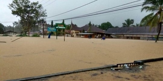 Longsor di jalur Sumbar-Riau, 5 warga tewas