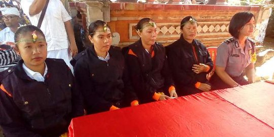 Unik, tugas keamanan desa di Jembrana ini dipegang perempuan