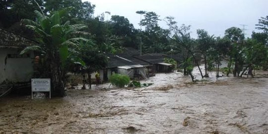 Jawa Barat siaga banjir dan longsor sampai Mei 2017