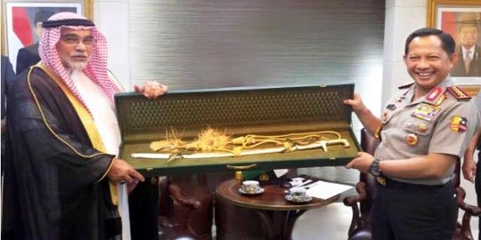 KPK apresiasi Polri laporkan cinderamata pedang emas dari Raja Saudi