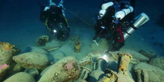 Diduga kerusakan mesin, Kapal Gerbang Samudra kandas di Laut Bali