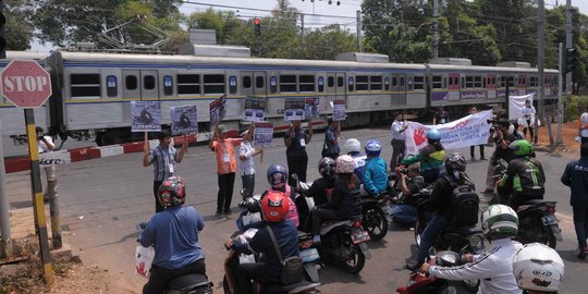 Ini jalur alternatif perlintasan Pasar Minggu-TB Simatupang ditutup