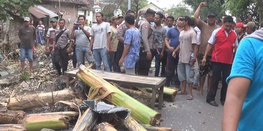8 Tahun hirup limbah pabrik karet, warga desa di Mojokerto melawan