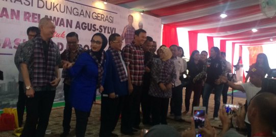 Ahok minta relawan Agus-Sylvi data rumah warga yang mau ambruk