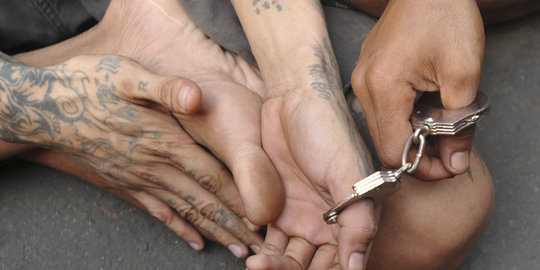 Kembali diciduk polisi, Siwaji Raja gagal cukur hingga botak