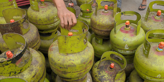 LPG 3 Kg langka dan harga meroket, warga kembali ke minyak tanah