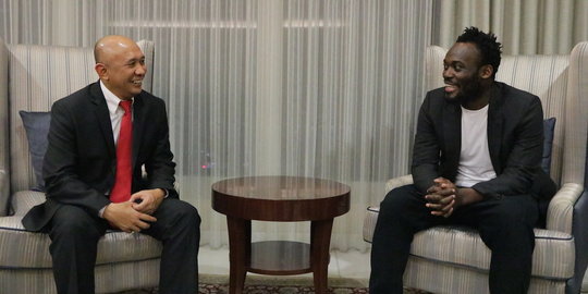 Michael Essien bertandang ke Istana temui Teten Masduki