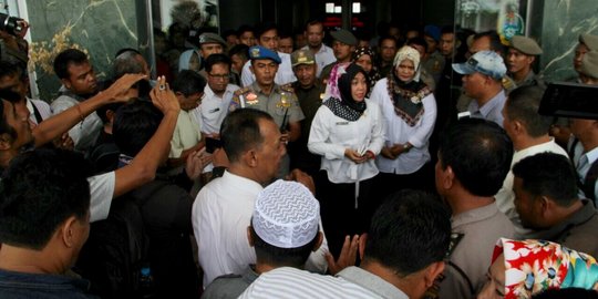 Protes pemukulan, puluhan wartawan geruduk Kantor Gubernur Sumut