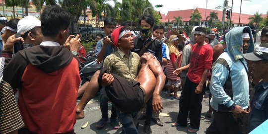Konflik lahan, ratusan warga Suku Sakai geruduk kantor Gubernur Riau