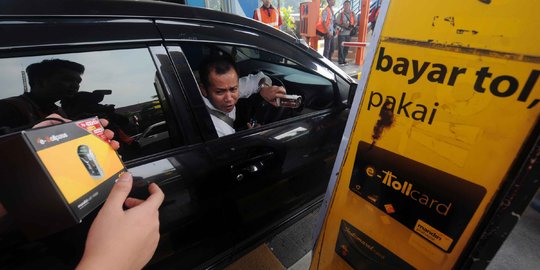 Tahun ini, gerbang tol tak lagi layani uang tunai