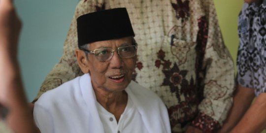 Kiai Hasyim Muzadi andal di bidang organisasi dan ulama pejuang NU