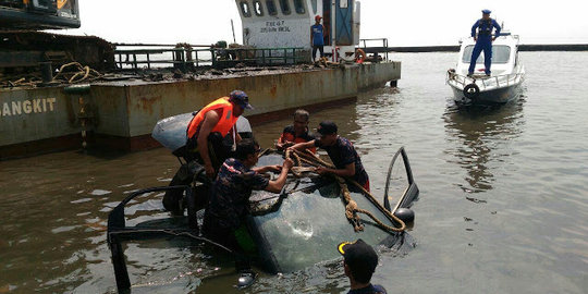 Misteri mobil & motor bertabur kembang 7 rupa gegerkan warga Batang