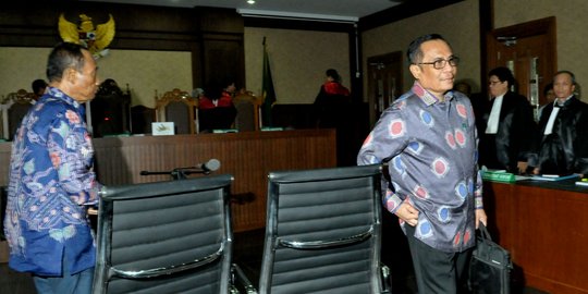 Sidang e-KTP, Sekjen Kemendagri ngaku terima USD 500.000 dari Irman