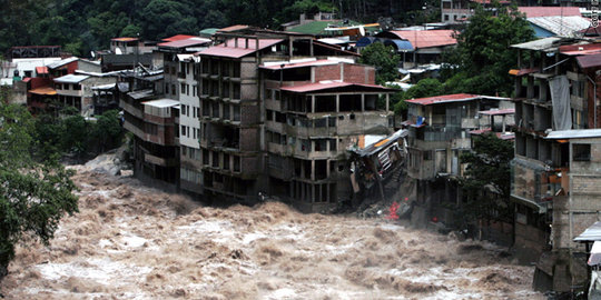 Banjir dan longsor terjang Peru, 48 orang tewas
