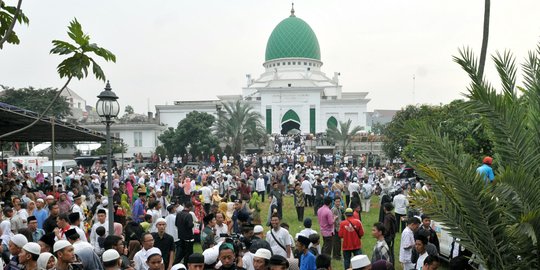 Lautan massa sambut jenazah KH Hasyim Muzadi di Ponpes Al-Hikam