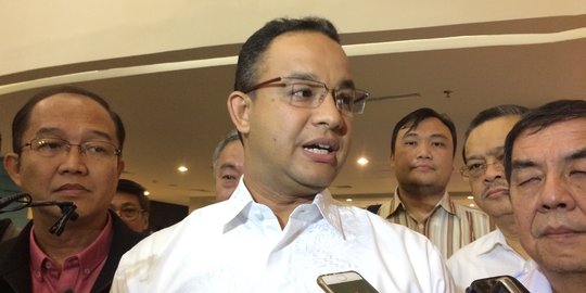 Anies sebut pelaporan terhadapnya & Sandi cuma lucu-lucuan Pilgub