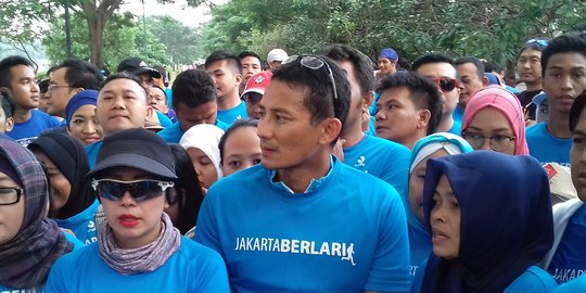 Sandiaga dan Adhyaksa Dault lari pagi di car free day