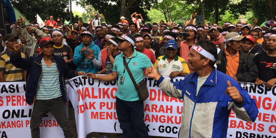 Tolak angkutan online, pengemudi bentor geruduk kantor DPRD Sumut