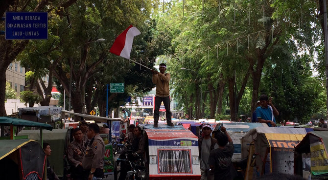 demo tolak angkutan online di medan
