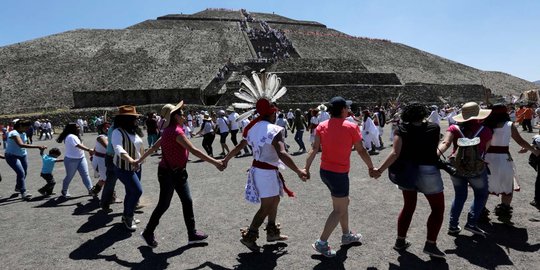 Antusiasme warga Meksiko sambut fenomena equinox