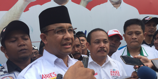 Anies: Perhatian kami kepada lansia tidak sekadar kartu