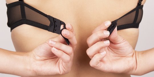 ladies, salah memilih ukuran bra akibatkan 7 masalah ini pada tubuh