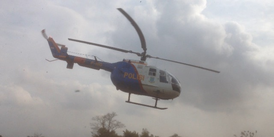 Selesai diperbaiki, helikopter yang mendarat darurat kembali terbang