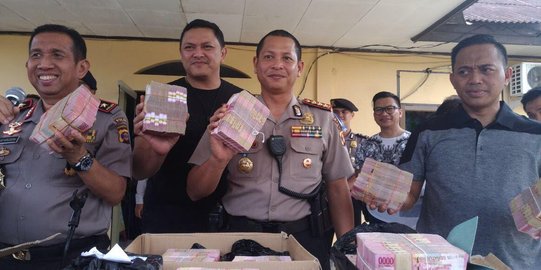 2 Tersangka pungli TPK Palaran dibawa ke Bareskrim Mabes Polri