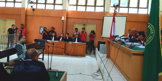 Terima suap naik haji, Bupati Banyuasin nonaktif divonis 6 tahun bui