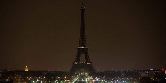 Inggris diteror, Menara Eiffel padamkan lampu