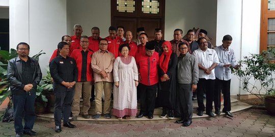 Terima kepala daerah terpilih dari PDIP, Megawati pesan tak korupsi