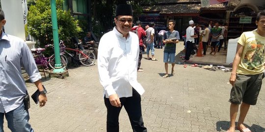 Sebelum kampanye, Djarot Salat Jumat di Masjid Cut Meutia