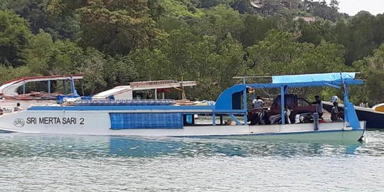 Perahu motor dan sampan tabrakan di tengah laut, 1 orang tewas