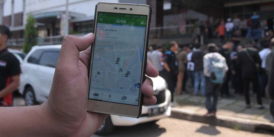 DPR ingatkan GO-JEK, Grab, Uber berjasa tekan pengangguran