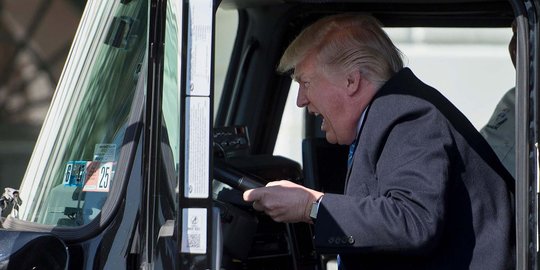 Ketika Donald Trump jadi sopir truk