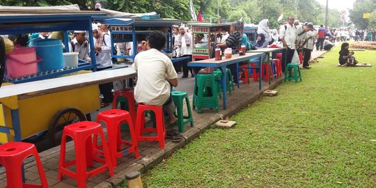 Jika Ahok-Djarot menang, Bupati Ngawi ajak PKL Jakarta ke Blitar