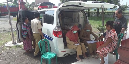 Warga korban banjir Mojokerto mulai terserang gatal dan Hipertensi