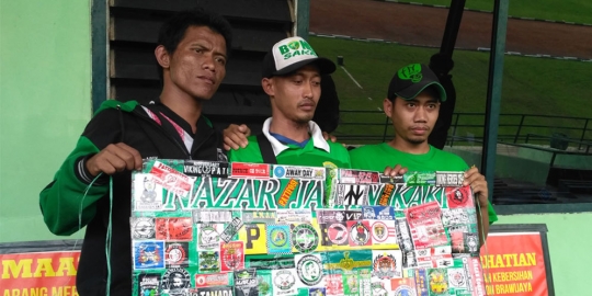 Renzha, Bonek yang resign demi jalan kaki Jakarta-Surabaya