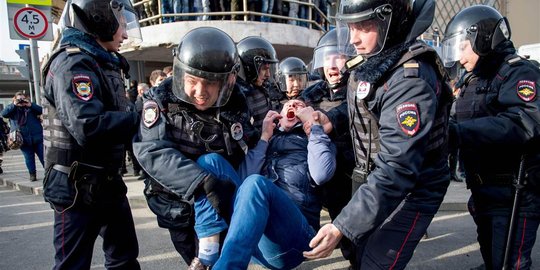 Kremlin tuding ribuan pendemo antikorupsi dibayar