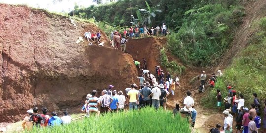 Longsor di Kampung Cipurut Kabupaten Bandung, satu warga tewas