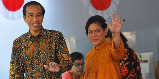 Kunjungi PAUD di Pekanbaru, Iriana bernyanyi Soleram
