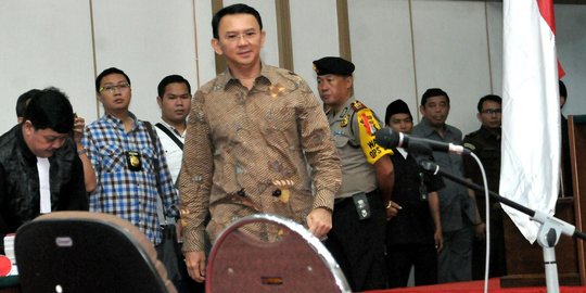 Dua alasan dakwaan Ahok dinilai cacat hukum