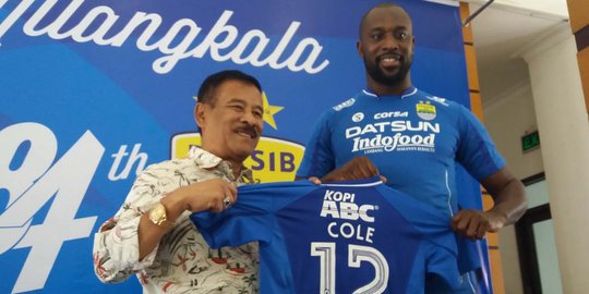 Mantan bomber West Ham Carlton Cole resmi gabung Persib Bandung