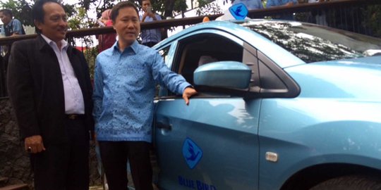 Pesan Blue Bird di aplikasi GO-JEK, tarif tetap pakai argo