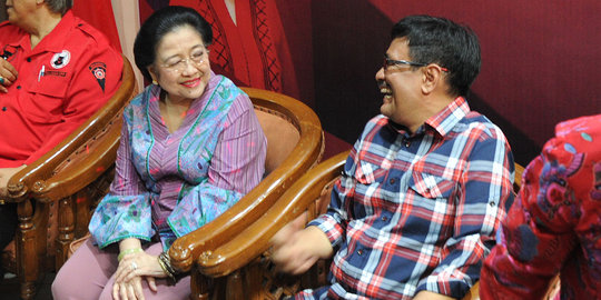 Keakraban Megawati dan Djarot saat peresmian kantor BMI di Menteng