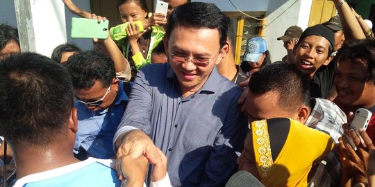 Ketua timses akui Ahok jenguk warga biar menang di Pilgub DKI