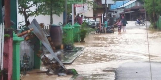 Usai diguyur hujan deras, Balikpapan terendam banjir