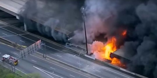 Ini jalan tol tersibuk di AS yang ambruk akibat kebakaran