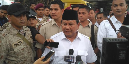 Di hadapan buruh, Prabowo luncurkan buku Paradoks Indonesia